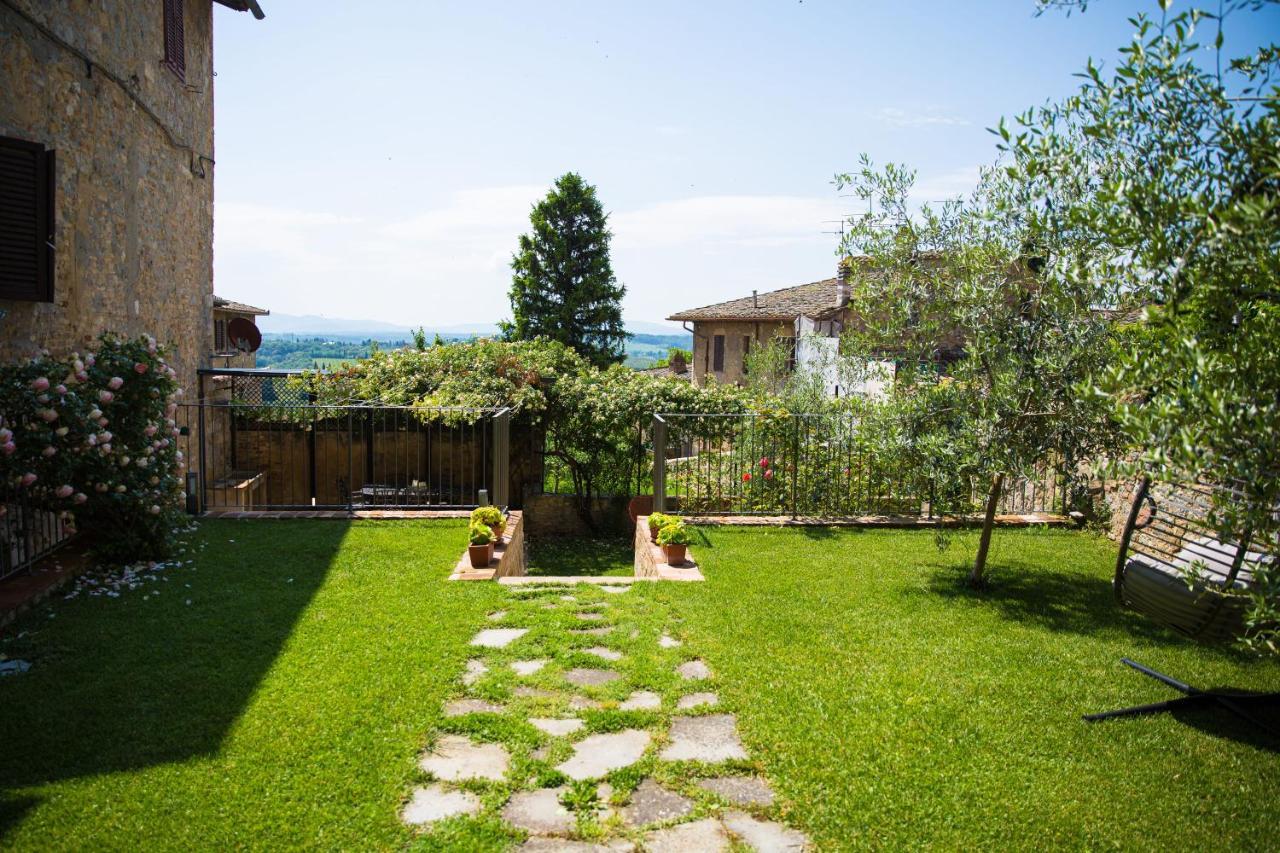 Apartamento The Tower'S Garden San Gimignano Exterior foto