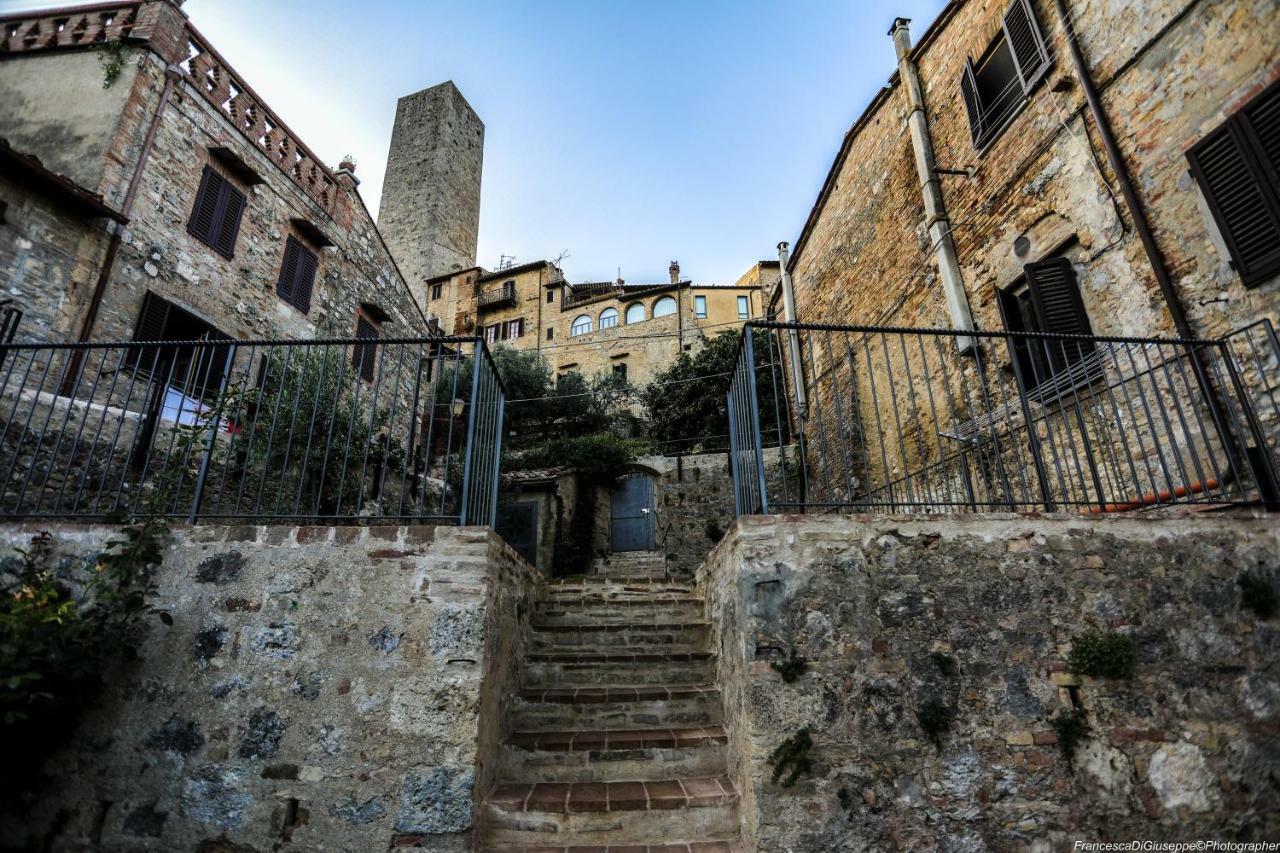 Apartamento The Tower'S Garden San Gimignano Exterior foto